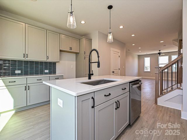 908 Callahan Street EQX1664, Charlotte, NC 28206