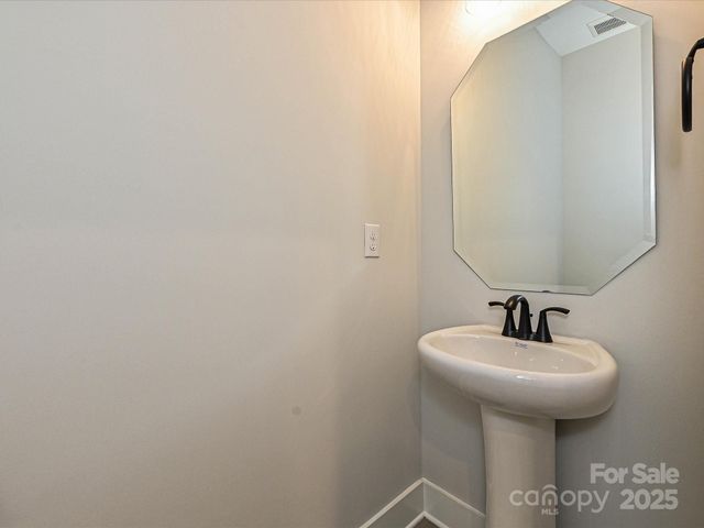 908 Callahan Street EQX1664, Charlotte, NC 28206