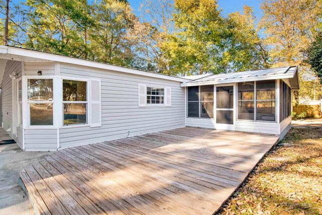 1238 Pensacola Drive, Lillian, AL 36549