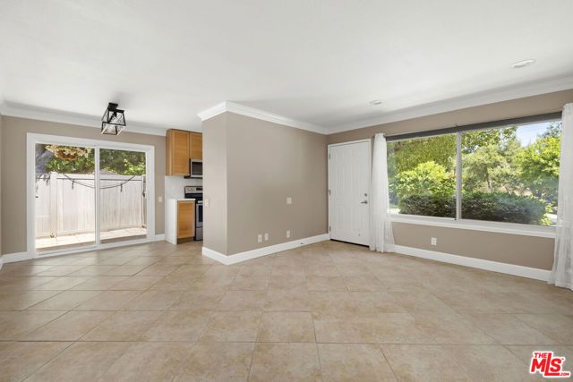 1685 E Avenida De Las Flores, Thousand Oaks, CA 91362