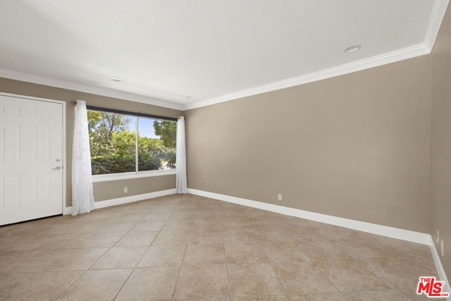 1685 E Avenida De Las Flores, Thousand Oaks, CA 91362