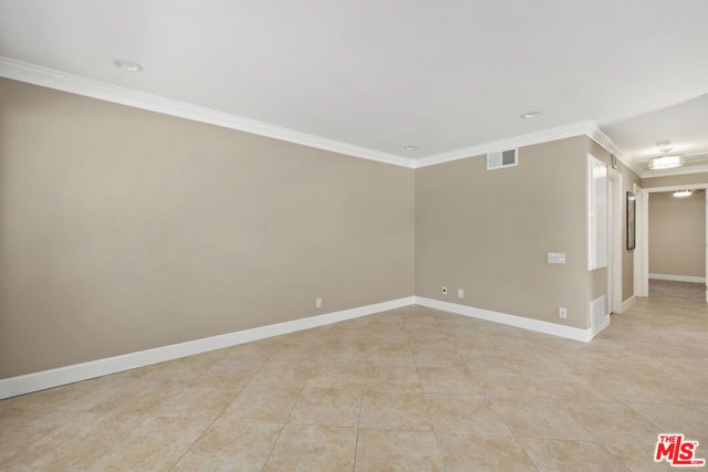 1685 E Avenida De Las Flores, Thousand Oaks, CA 91362