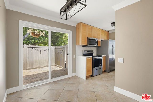 1685 E Avenida De Las Flores, Thousand Oaks, CA 91362