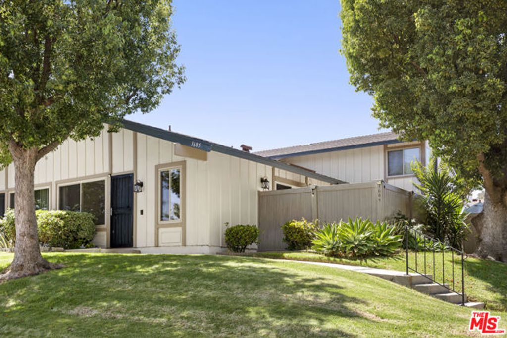 1685 E Avenida De Las Flores, Thousand Oaks, CA 91362