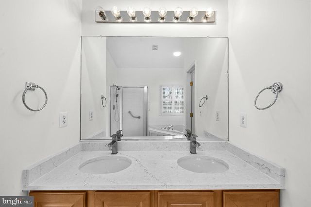 17988 SWANS CREEK LN, Dumfries, VA 22026