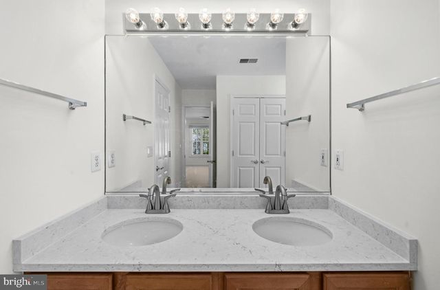 17988 SWANS CREEK LN, Dumfries, VA 22026