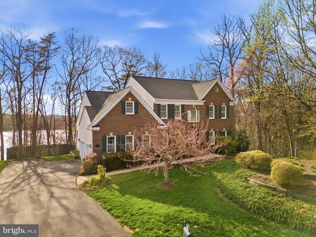 17988 SWANS CREEK LN, Dumfries, VA 22026