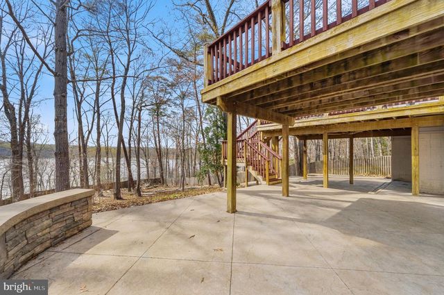 17988 SWANS CREEK LN, Dumfries, VA 22026