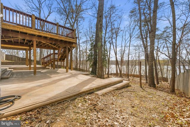 17988 SWANS CREEK LN, Dumfries, VA 22026