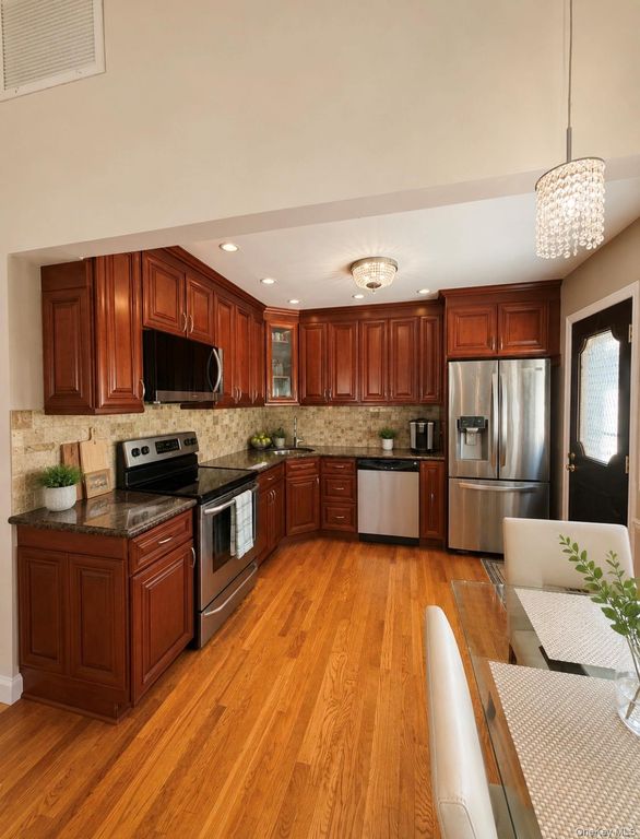 2426 Freeport Street, Wantagh, NY 11793 — photo 4