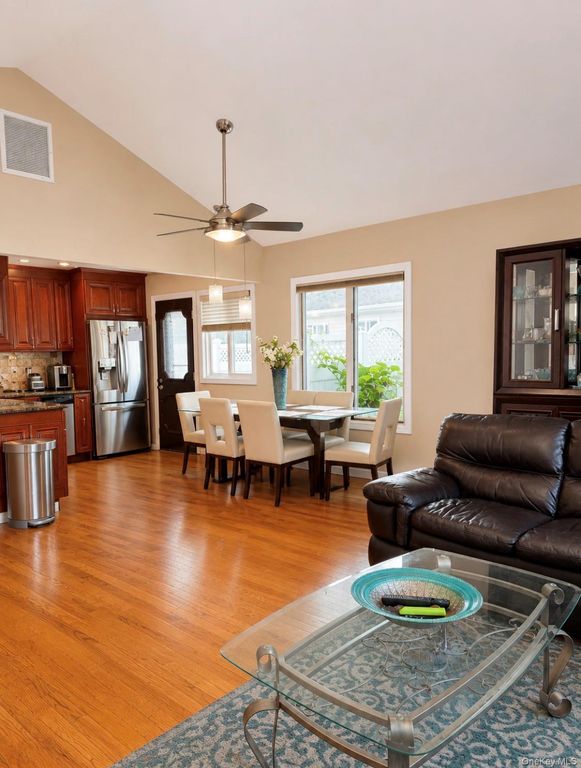 2426 Freeport Street, Wantagh, NY 11793 — photo 5