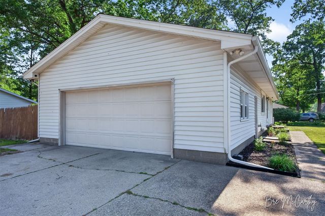 2410 Marcoux Avenue, Muskegon, MI 49442