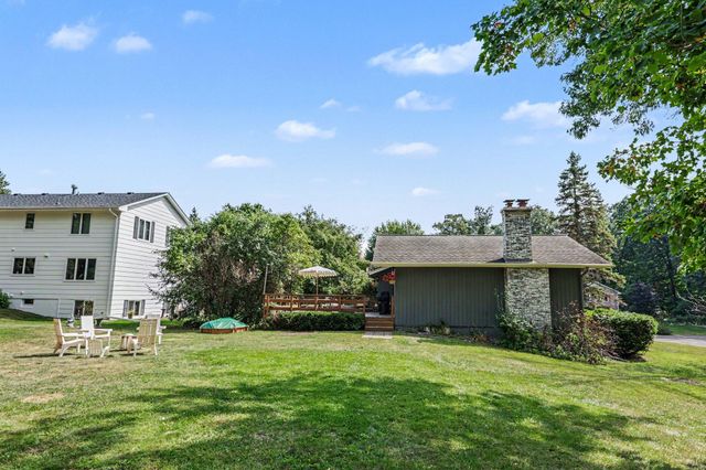 2405 Urbandale Lane N, Plymouth, MN 55447