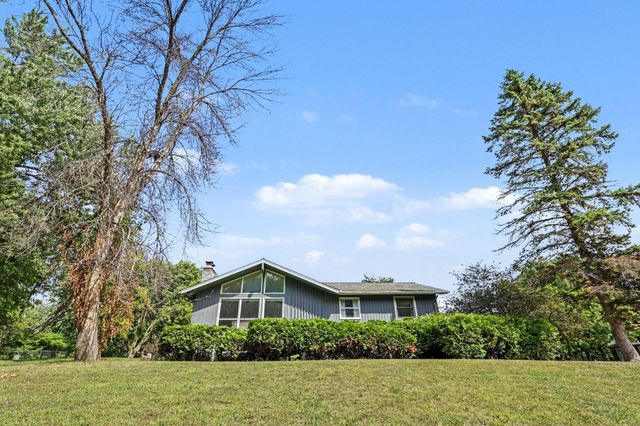 2405 Urbandale Lane N, Plymouth, MN 55447