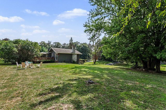 2405 Urbandale Lane N, Plymouth, MN 55447