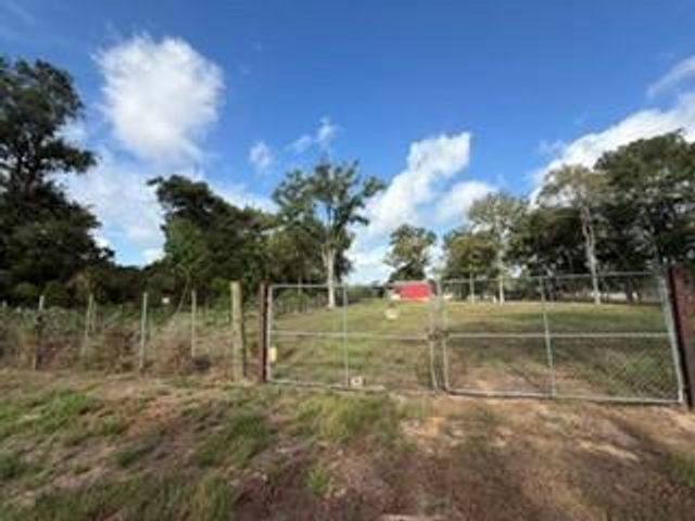 25044 S Leitrim St Street, Hempstead, TX 77445