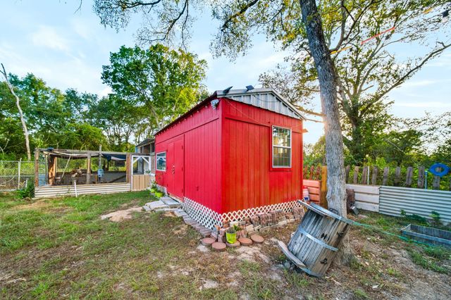 25044 S Leitrim St Street, Hempstead, TX 77445