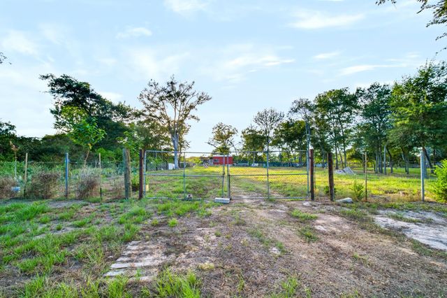 25044 S Leitrim St Street, Hempstead, TX 77445