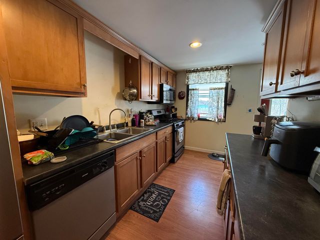 16 W Shore Drive, Raymond, NH 03077