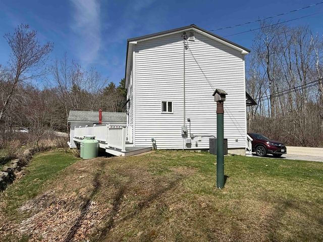 16 W Shore Drive, Raymond, NH 03077