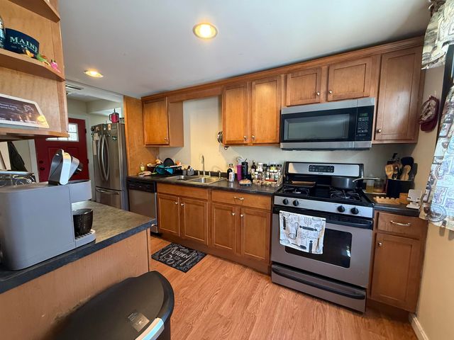 16 W Shore Drive, Raymond, NH 03077
