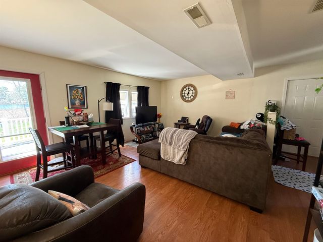 16 W Shore Drive, Raymond, NH 03077
