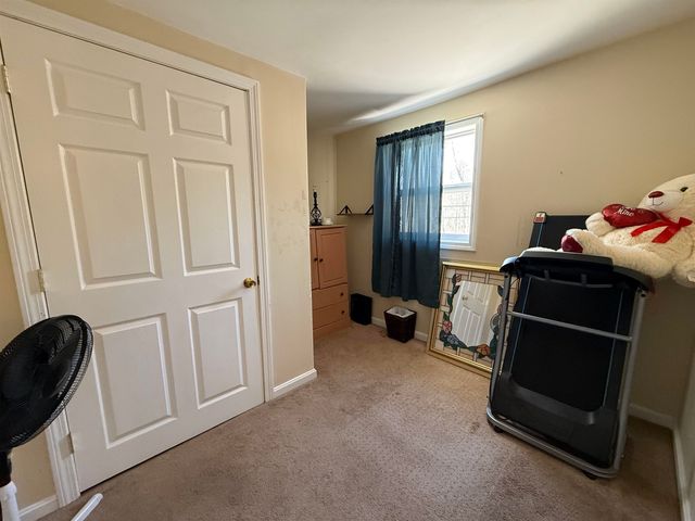 16 W Shore Drive, Raymond, NH 03077