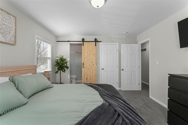 9005 W 99th Terrace, Overland Park, KS 66212