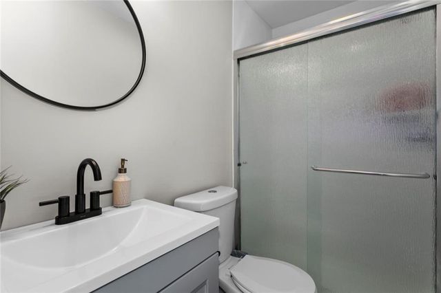 9005 W 99th Terrace, Overland Park, KS 66212