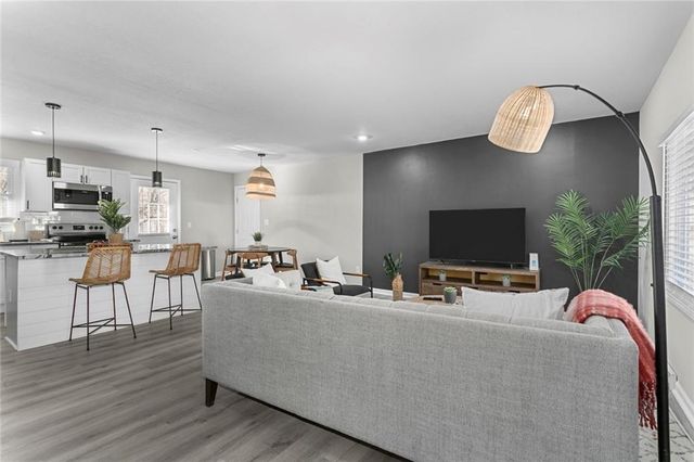 9005 W 99th Terrace, Overland Park, KS 66212