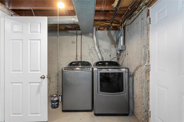 9005 W 99th Terrace, Overland Park, KS 66212