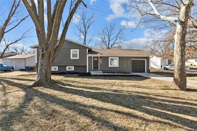 9005 W 99th Terrace, Overland Park, KS 66212