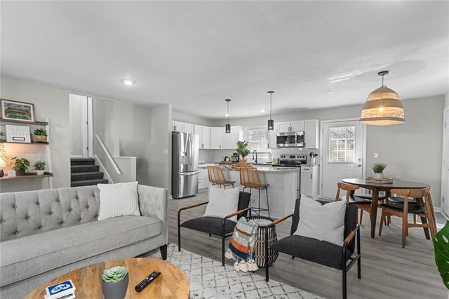 9005 W 99th Terrace, Overland Park, KS 66212