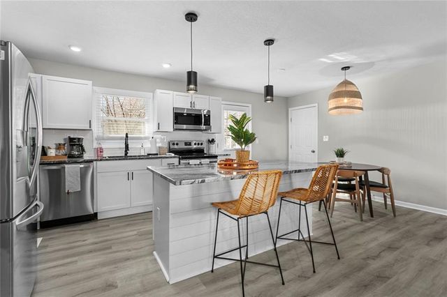 9005 W 99th Terrace, Overland Park, KS 66212