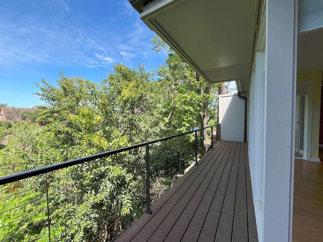 8211 Katy Freeway 17, Houston, TX 77024