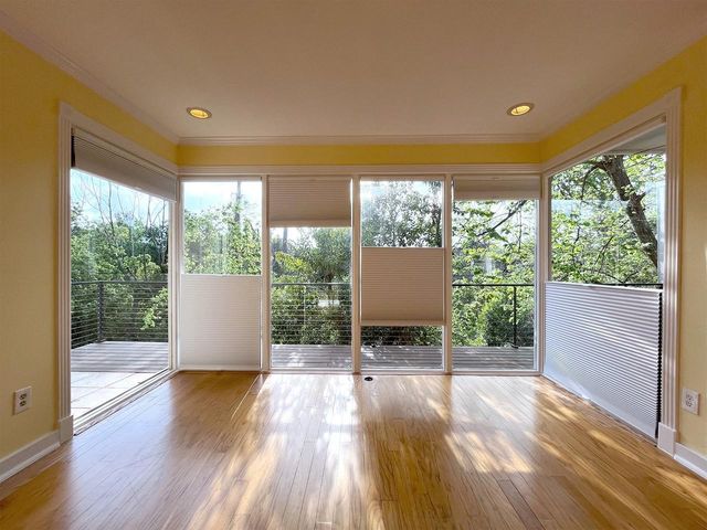 8211 Katy Freeway 17, Houston, TX 77024