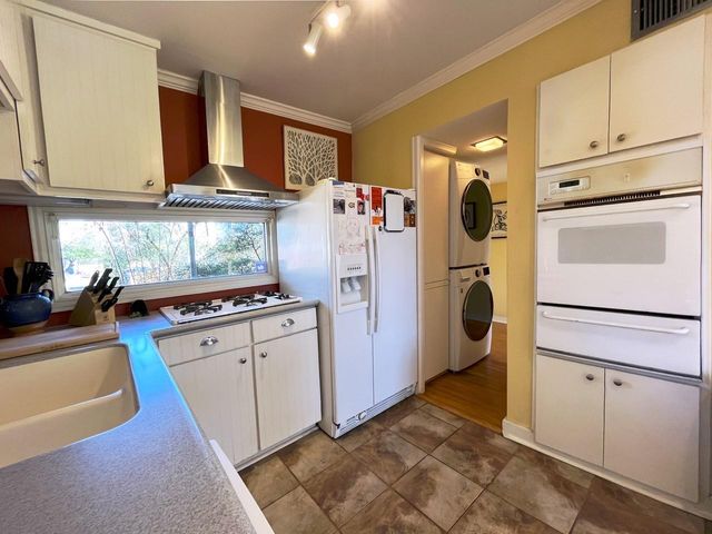 8211 Katy Freeway 17, Houston, TX 77024