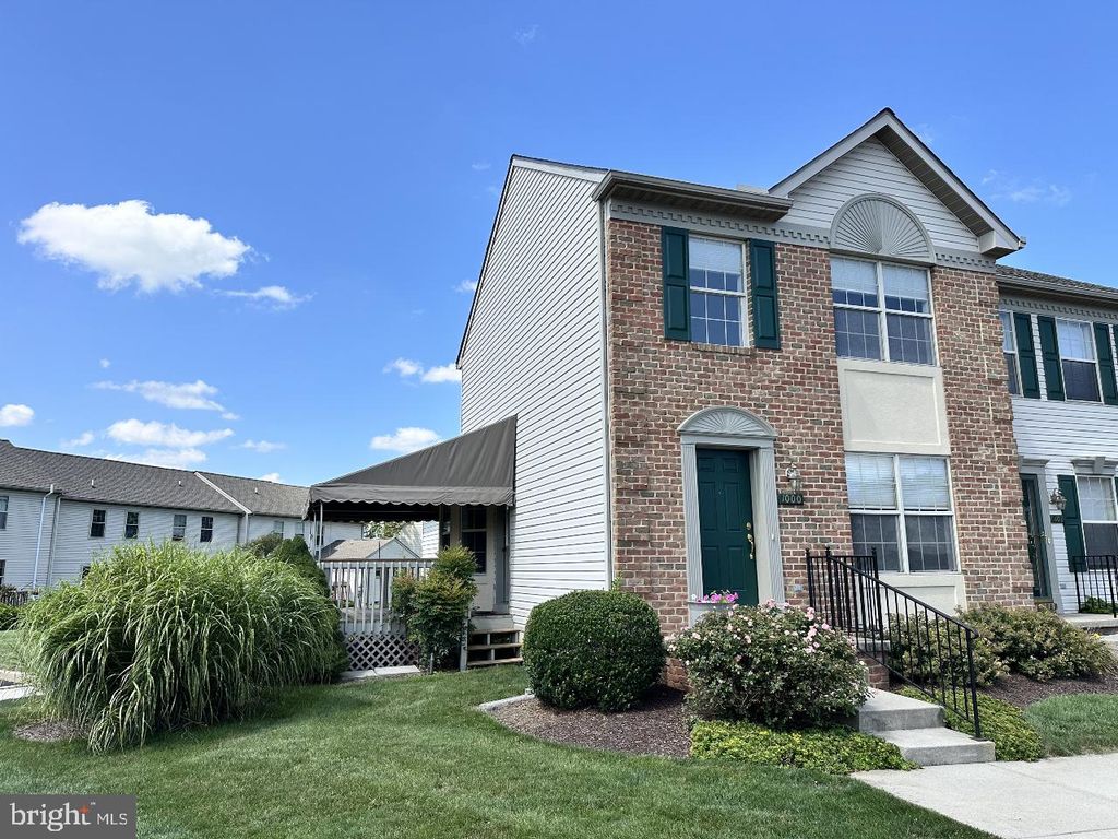 1000 COBBLESTONE LN, Lancaster, PA 17601