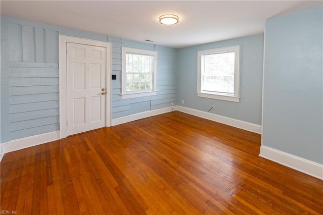 2414 Arctic Ave Apt 4, Virginia Beach, VA 23451