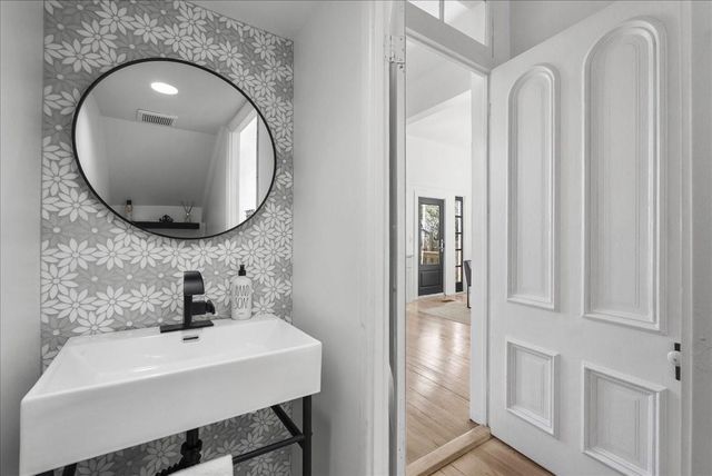 1724 33rd Street, Galveston, TX 77550