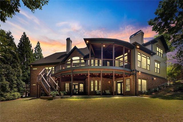 5623 Brendlynn Drive, Suwanee, GA 30024