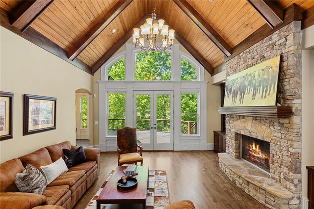 5623 Brendlynn Drive, Suwanee, GA 30024
