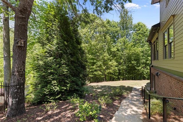 5623 Brendlynn Drive, Suwanee, GA 30024