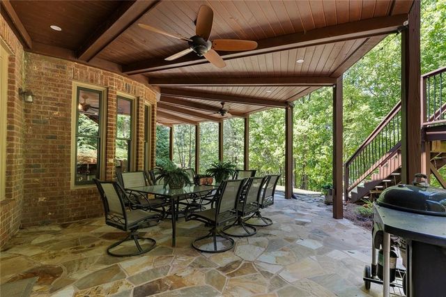 5623 Brendlynn Drive, Suwanee, GA 30024