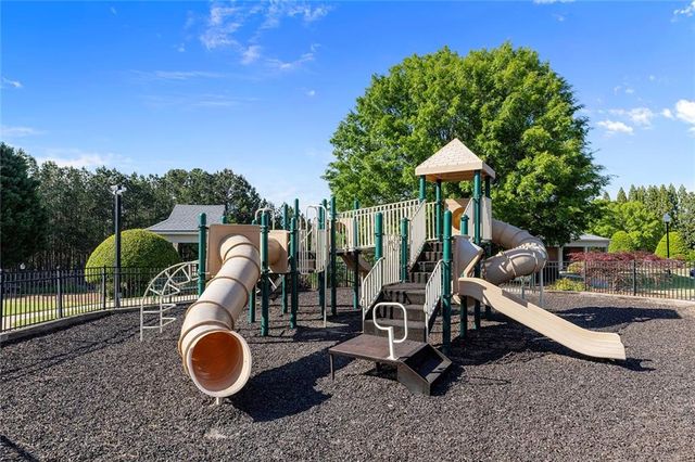 5623 Brendlynn Drive, Suwanee, GA 30024