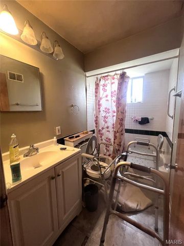 517 Plantmore Drive, Ferguson, MO 63135
