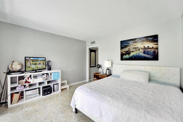 5337 Fountains Drive S, Lake Worth, FL 33467