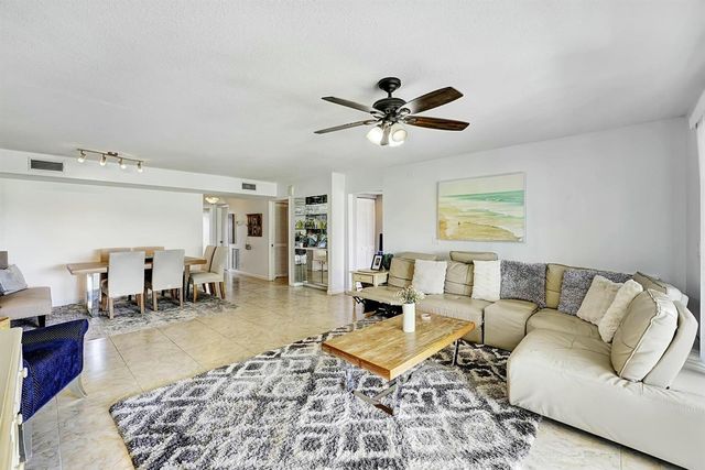 5337 Fountains Drive S, Lake Worth, FL 33467