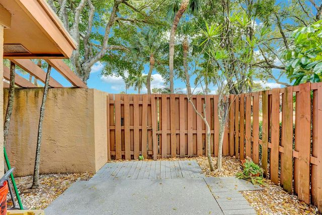5337 Fountains Drive S, Lake Worth, FL 33467