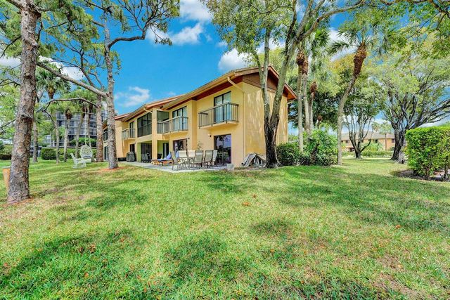 5337 Fountains Drive S, Lake Worth, FL 33467